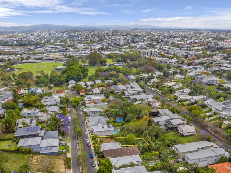 34 Joynt Street, Hamilton QLD 4007