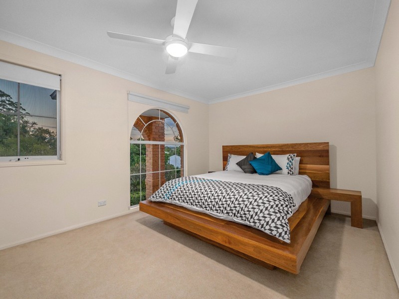 45 Riversleigh Crescent, Eatons Hill QLD 4037