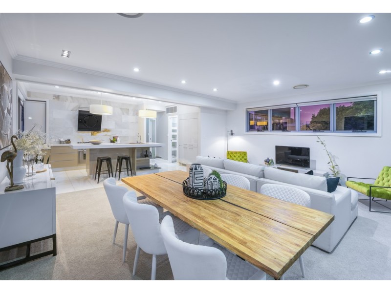 19 Midvale Lane, Teneriffe QLD 4005