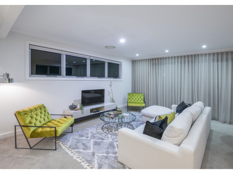 19 Midvale Lane, Teneriffe QLD 4005