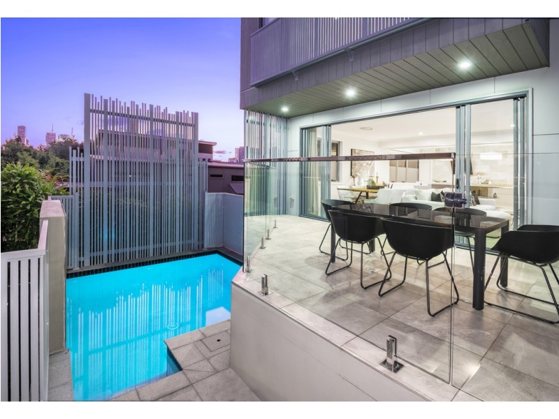 19 Midvale Lane, Teneriffe QLD 4005