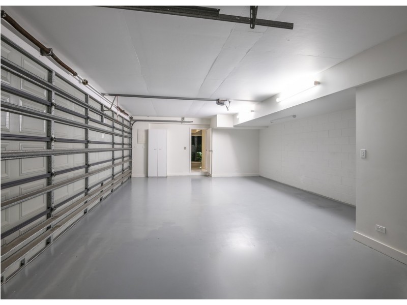 19 Midvale Lane, Teneriffe QLD 4005