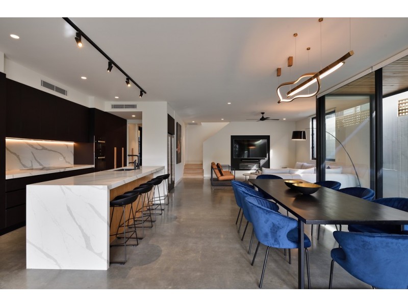 320 Harcourt Street, Teneriffe QLD 4005