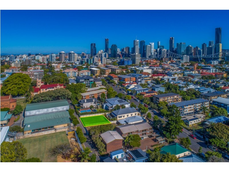 16 Wynberg Lane, New Farm QLD 4005