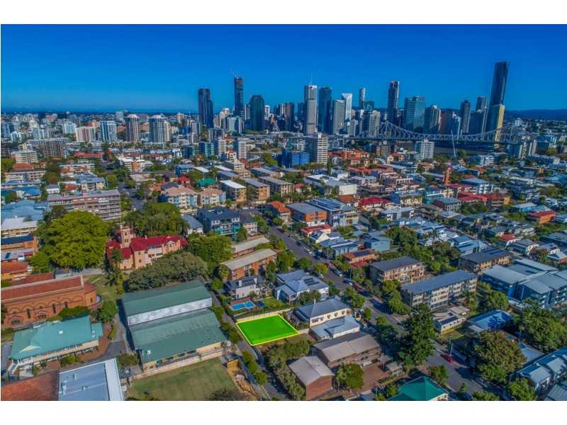 16 Wynberg Lane, New Farm QLD 4005