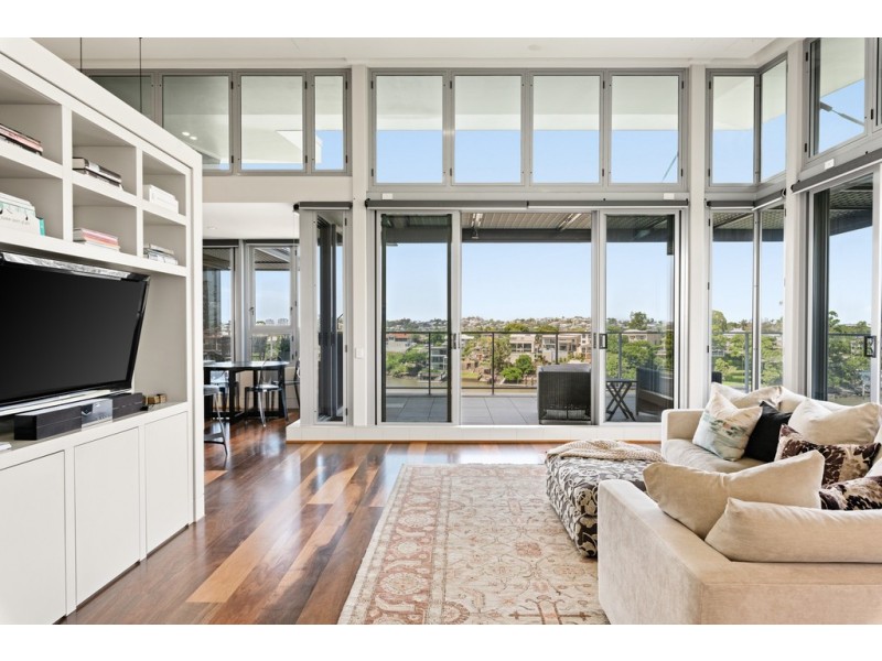 3842/30 Hollins Crescent, New Farm QLD 4005