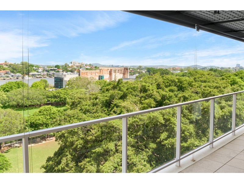 3842/30 Hollins Crescent, New Farm QLD 4005