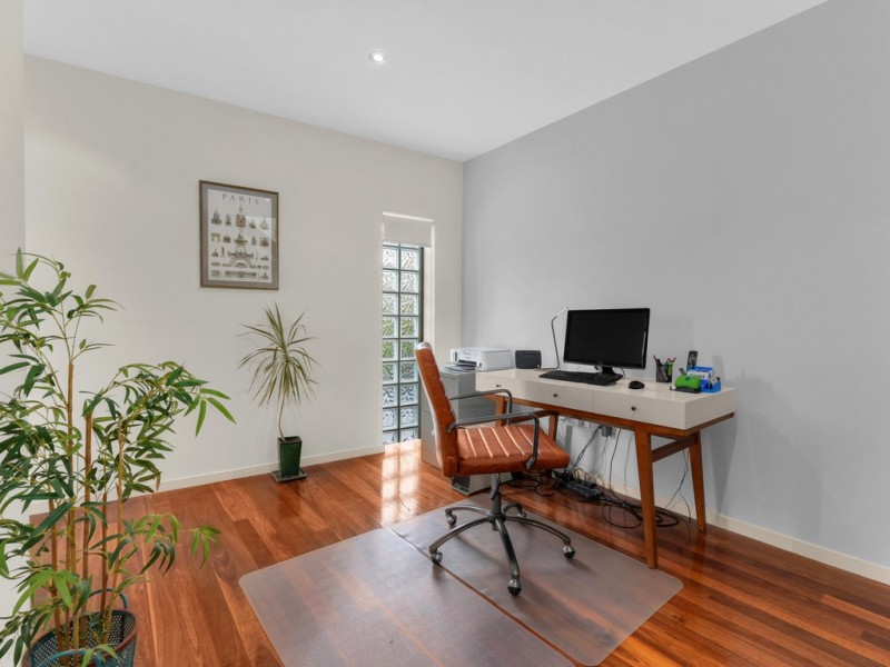 Townhouse 1, 15 Halford Street, Newstead QLD 4006