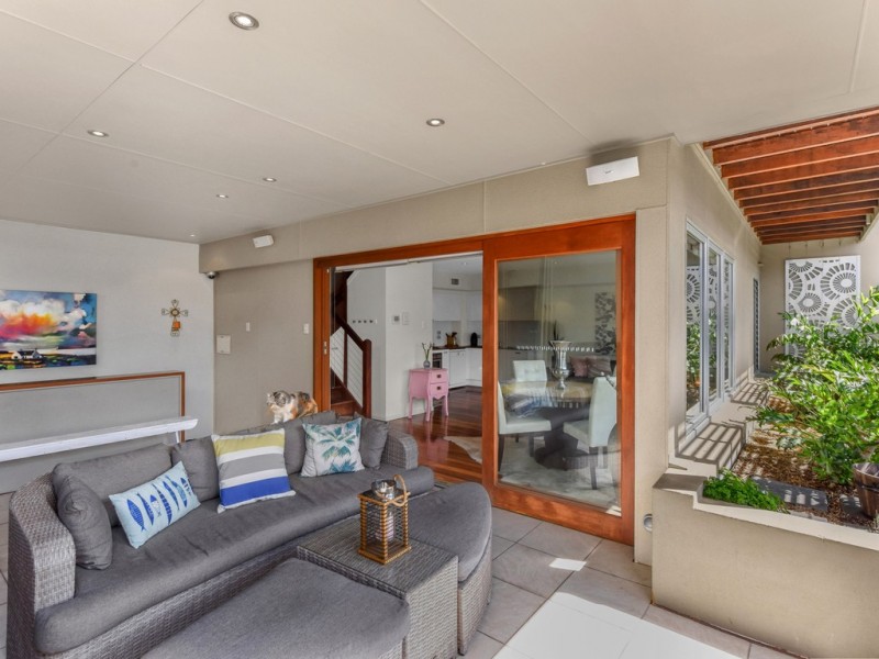 Townhouse 1, 15 Halford Street, Newstead QLD 4006