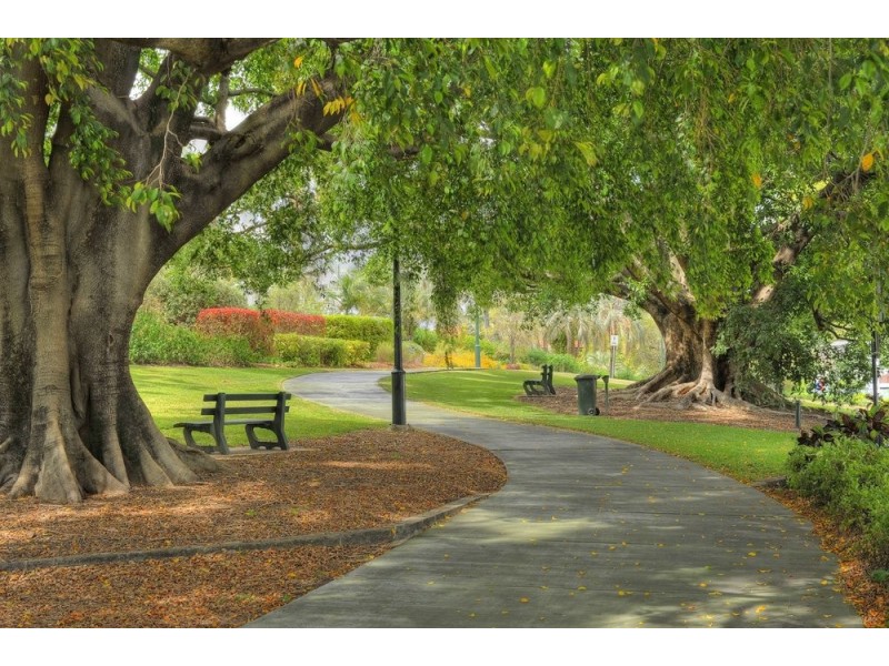 Townhouse 1, 15 Halford Street, Newstead QLD 4006