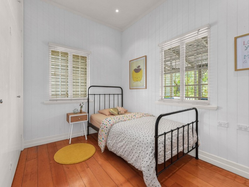 82 Lanham Avenue, Grange QLD 4051