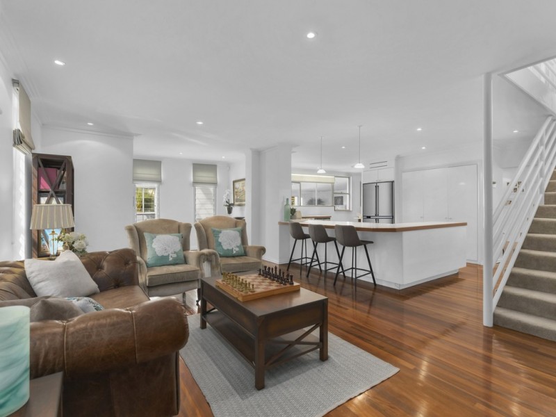 26 Mikado Street, Hamilton QLD 4007