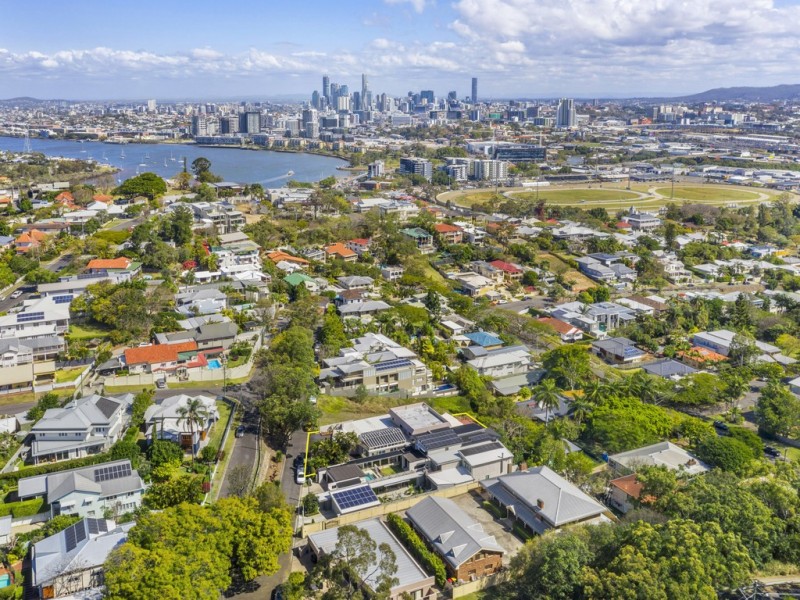 26 Mikado Street, Hamilton QLD 4007