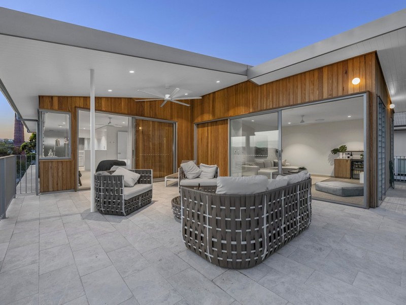 23 Yarradale Street, Newmarket QLD 4051