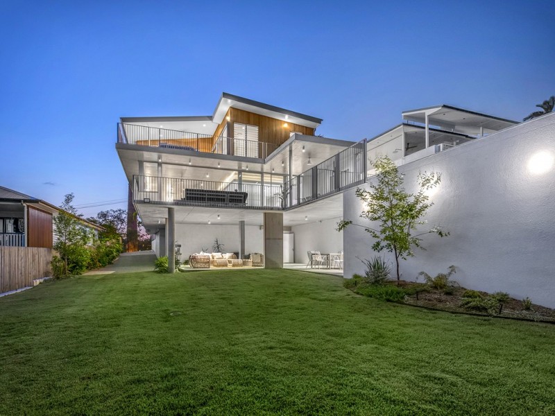 23 Yarradale Street, Newmarket QLD 4051