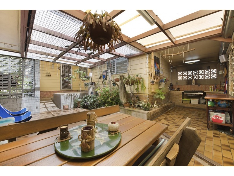 115 Perth Street, Camp Hill QLD 4152