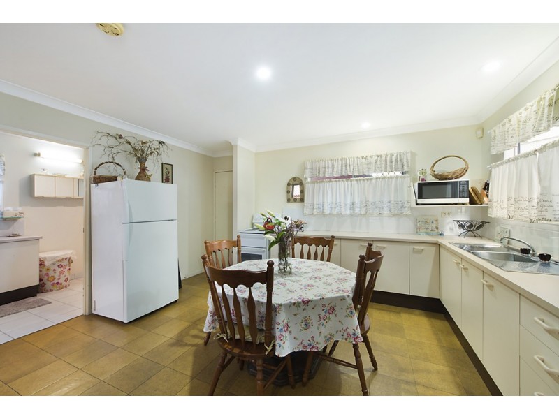 115 Perth Street, Camp Hill QLD 4152