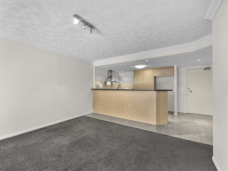 2/81 Annerley Road, Woolloongabba QLD 4102