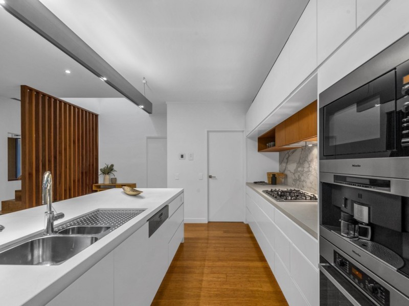 7/45 Parkside Circuit, Hamilton QLD 4007
