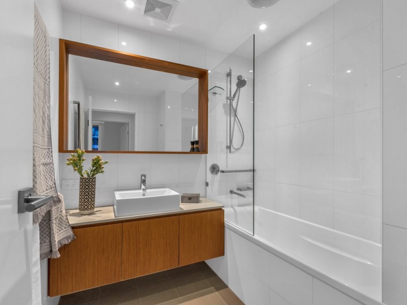 7/45 Parkside Circuit, Hamilton QLD 4007