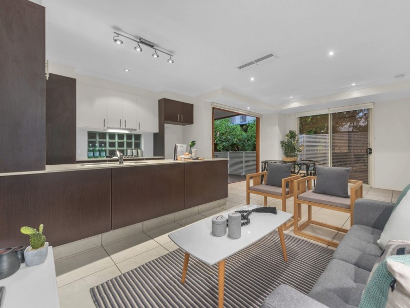 4/37 Frederick Street, Taringa QLD 4068