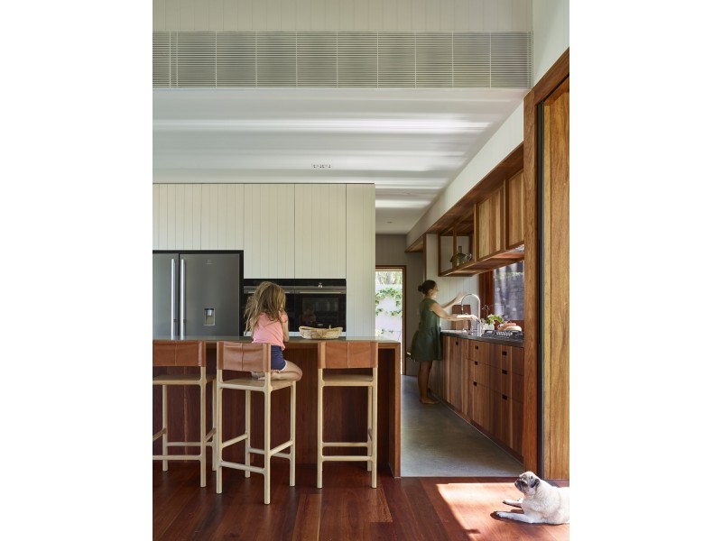 6 Parragilga Close, Wights Mountain QLD 4520