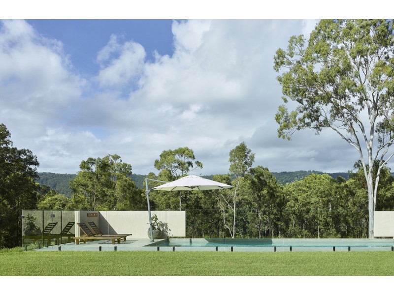 6 Parragilga Close, Wights Mountain QLD 4520