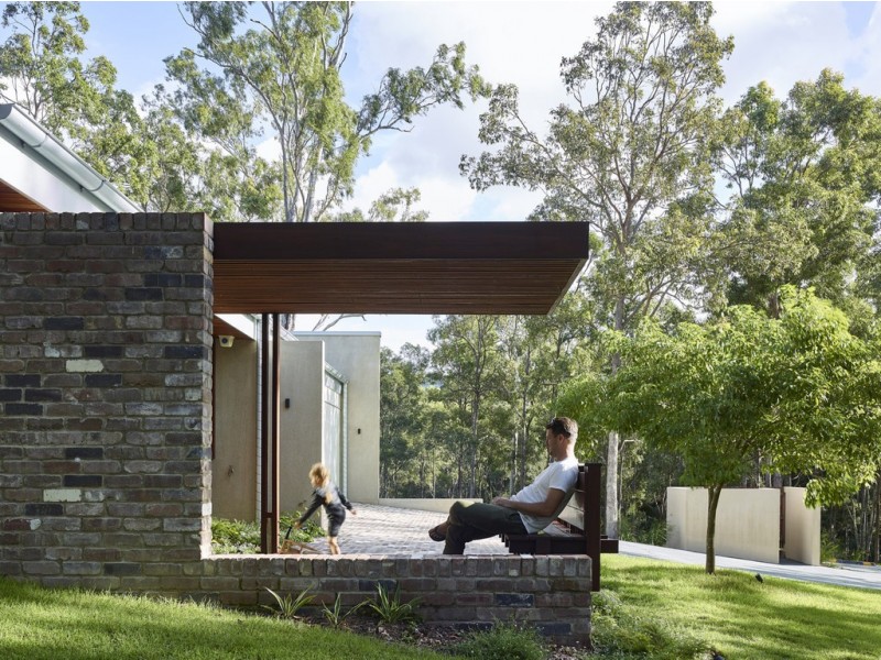 6 Parragilga Close, Wights Mountain QLD 4520