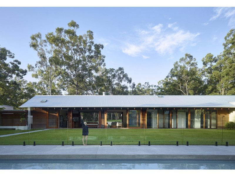 6 Parragilga Close, Wights Mountain QLD 4520