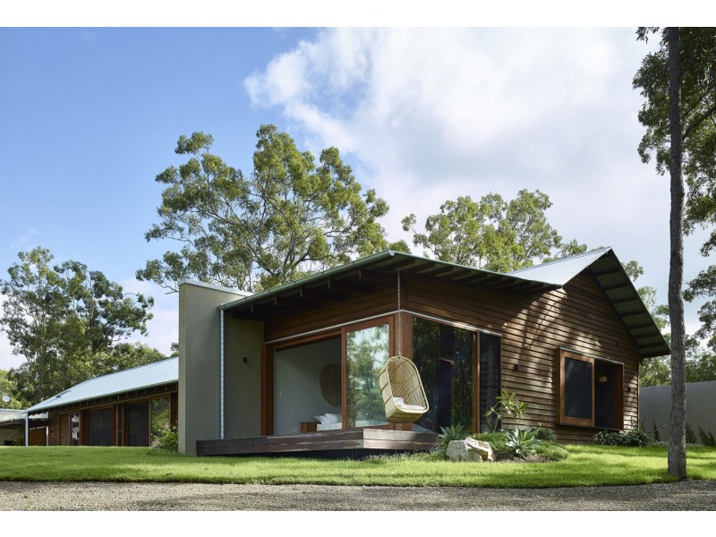 6 Parragilga Close, Wights Mountain QLD 4520