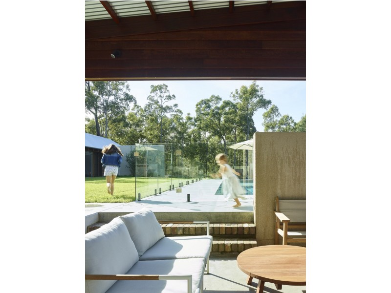 6 Parragilga Close, Wights Mountain QLD 4520