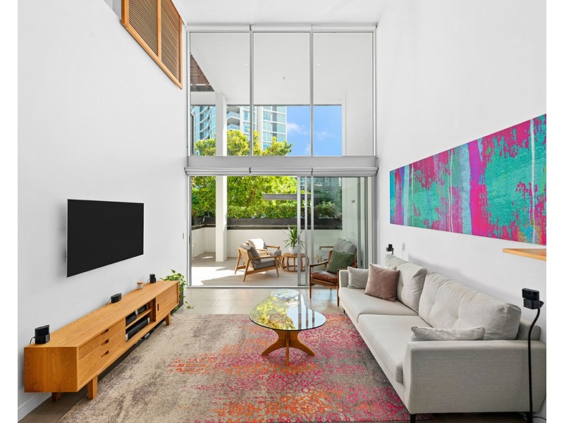 102/37 Harbour Road, Hamilton QLD 4007