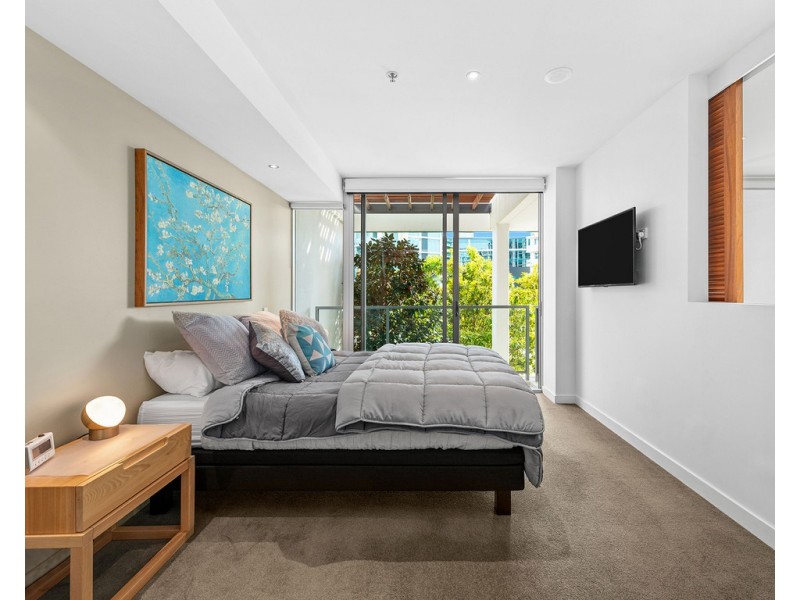 102/37 Harbour Road, Hamilton QLD 4007