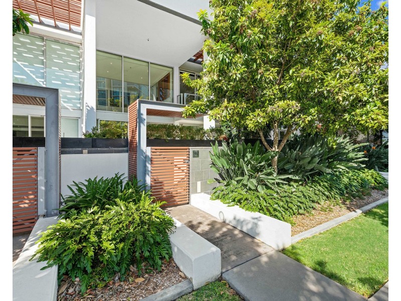 102/37 Harbour Road, Hamilton QLD 4007