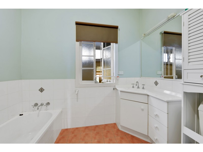 14 Stodart Street, Coorparoo QLD 4151