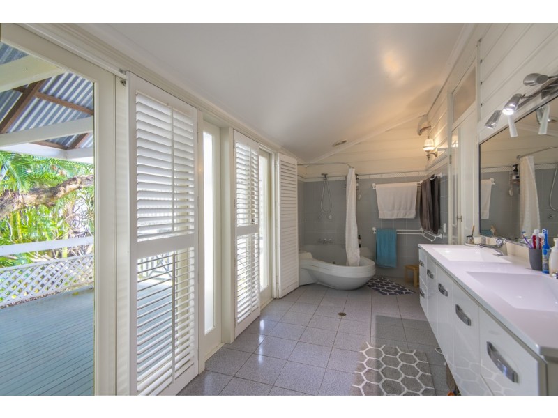 74 Adelaide Street, Clayfield QLD 4011