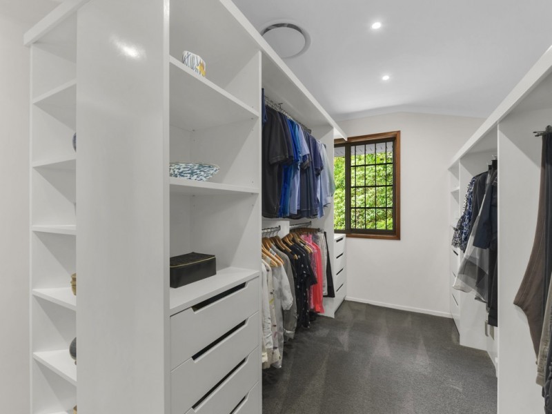 26 Satinwood Court, Bardon QLD 4065