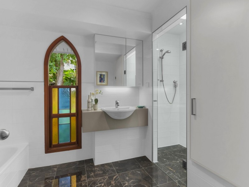 26 Satinwood Court, Bardon QLD 4065