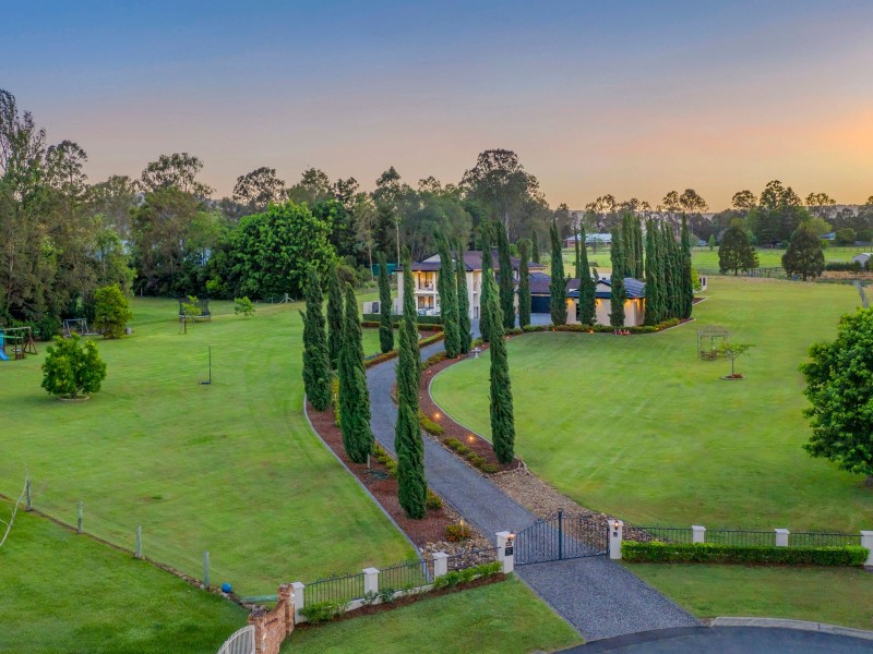 33 Warwick Lane, Samford Valley QLD 4520