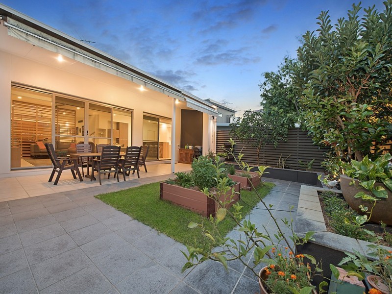 6 Hollins Crescent, New Farm QLD 4005