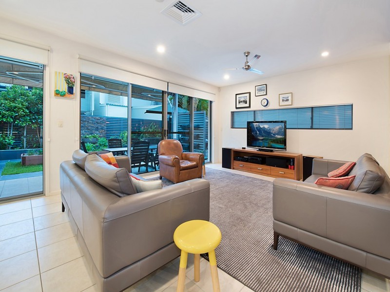 6 Hollins Crescent, New Farm QLD 4005