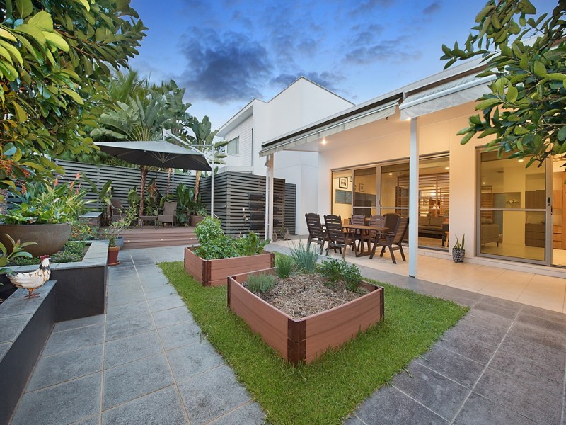 6 Hollins Crescent, New Farm QLD 4005