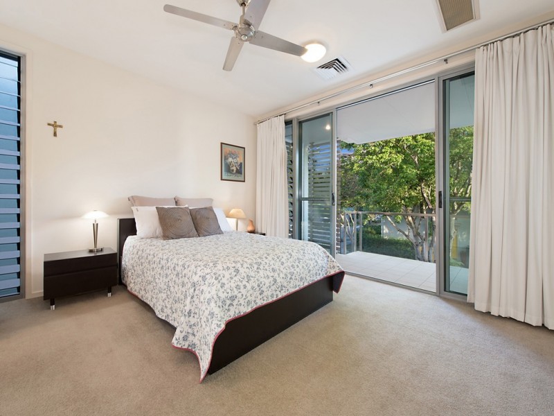 6 Hollins Crescent, New Farm QLD 4005