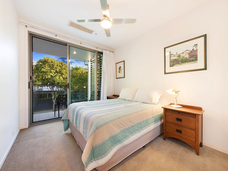 6 Hollins Crescent, New Farm QLD 4005