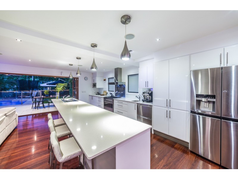 30 Donald Street, Camp Hill QLD 4152