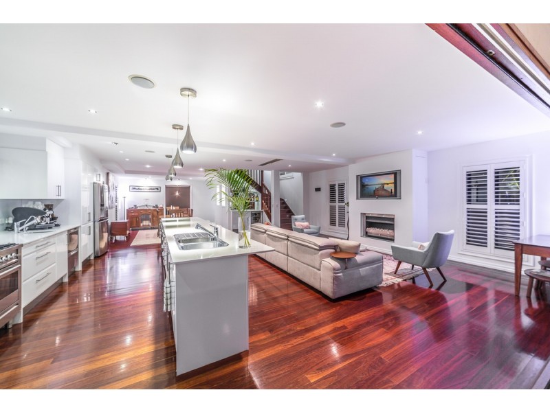 30 Donald Street, Camp Hill QLD 4152