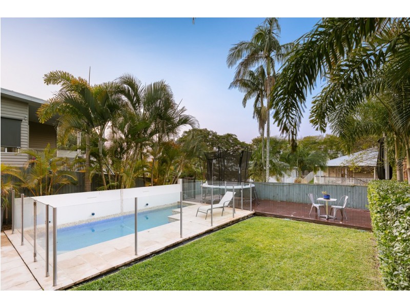 30 Donald Street, Camp Hill QLD 4152