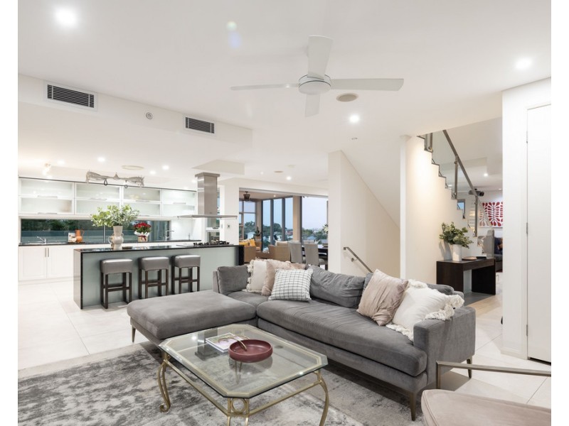 62 Main Avenue, Balmoral QLD 4171