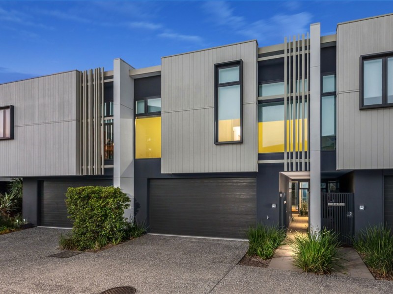 608/12 Parkside Circuit, Hamilton QLD 4007