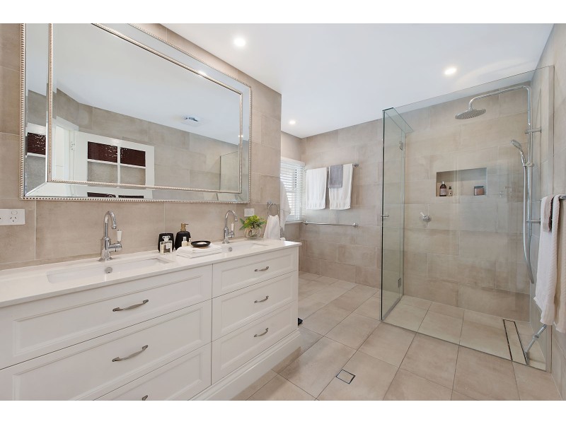 23 Queens Road, Hamilton QLD 4007